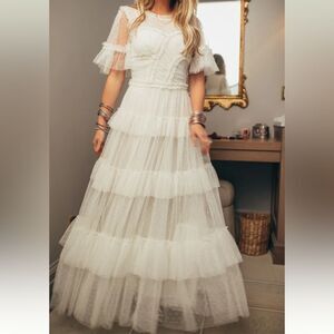 Ivy City Co White Tiered Flutter Sleeve Gown